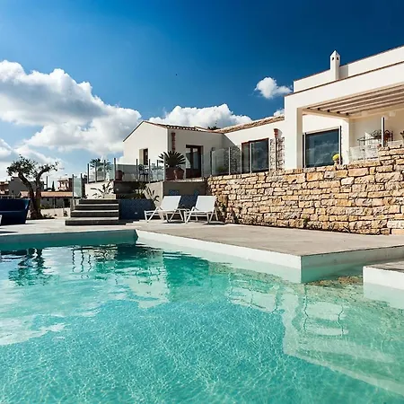 Citta Povera Sleeps 9 Pool Air Con Wifi Villa *