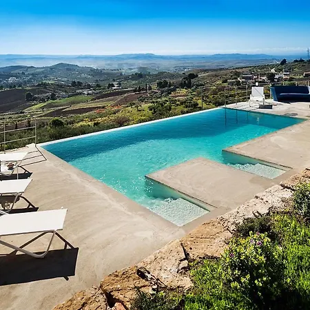 Citta Povera Sleeps 9 Pool Air Con Wifi